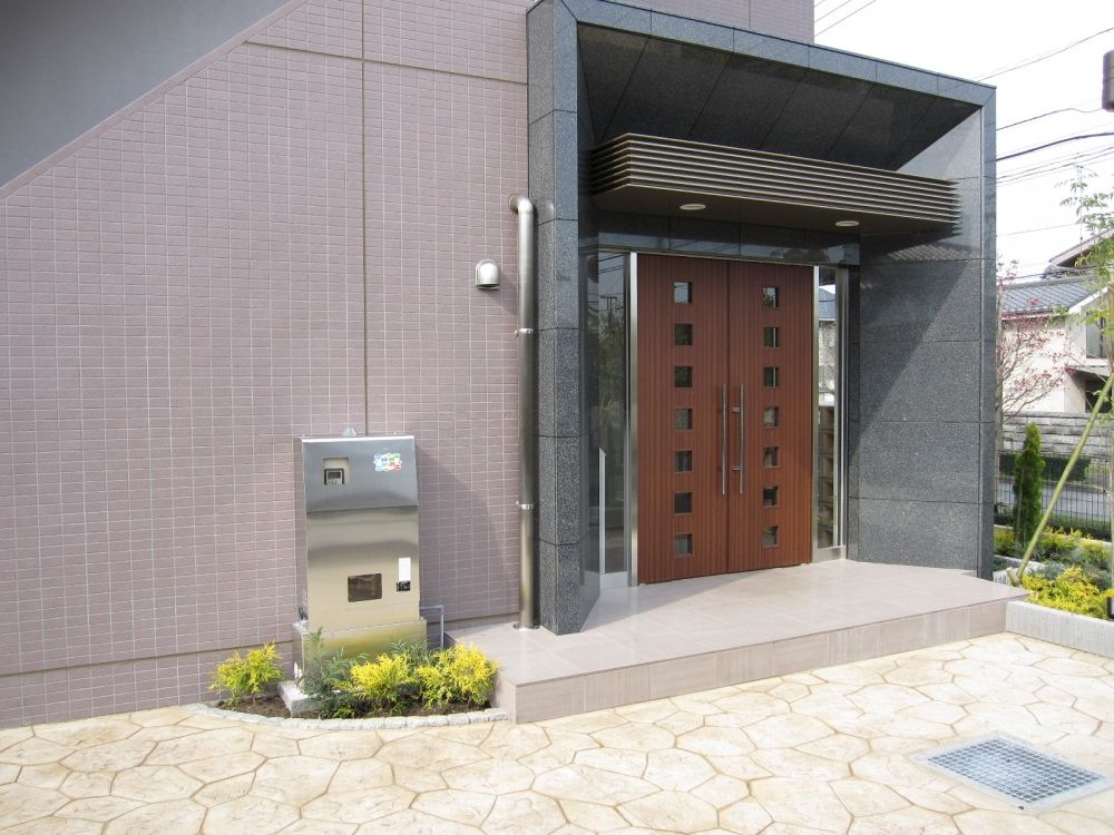 �y�G���g�����X�z�@