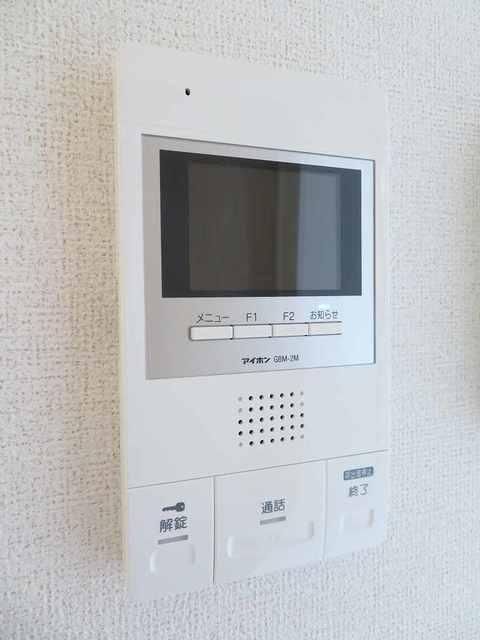 �y�Z�L�����e�B�z�@