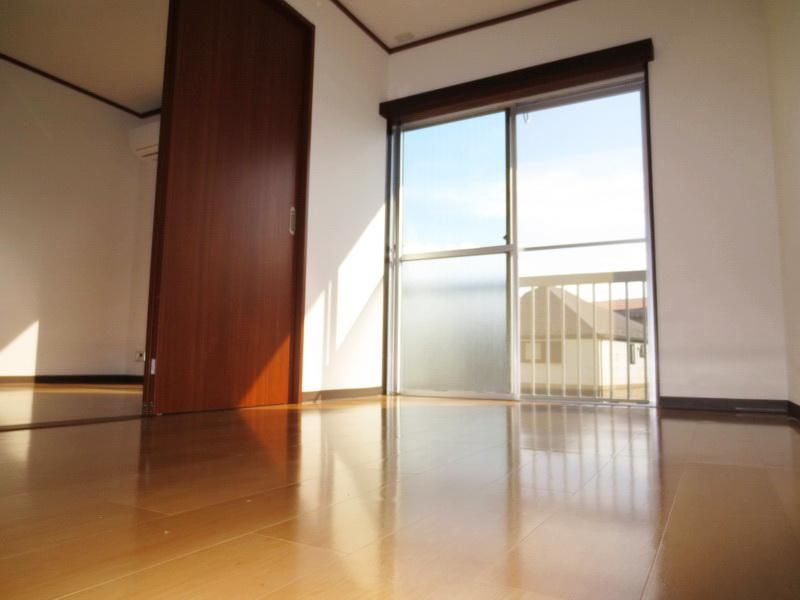 �y���ԁE���r���O�z�@