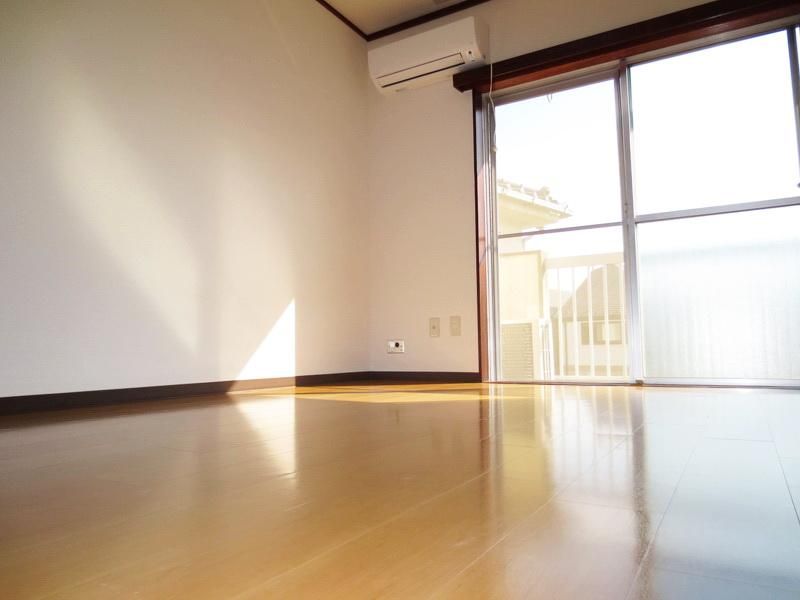 �y���]�z�@