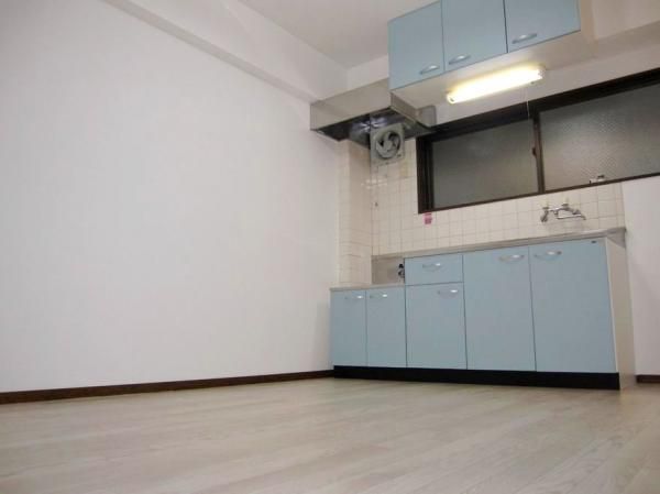 �y���ԁE���r���O�z�@