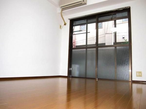 �y���]�z�@