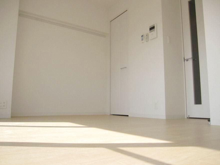 �y���ԁE���r���O�z�@