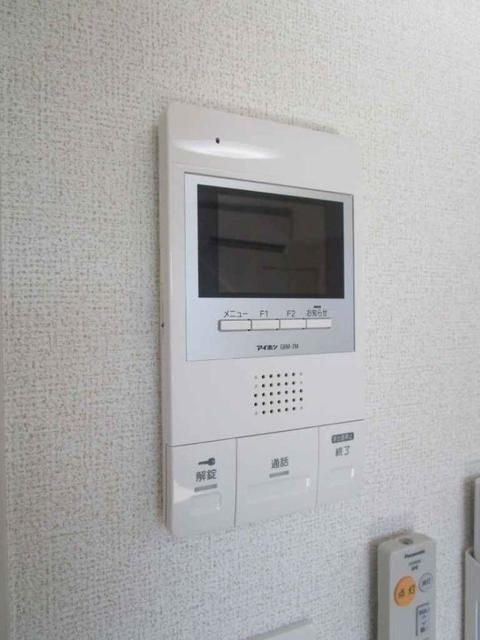 �y�Z�L�����e�B�z�@