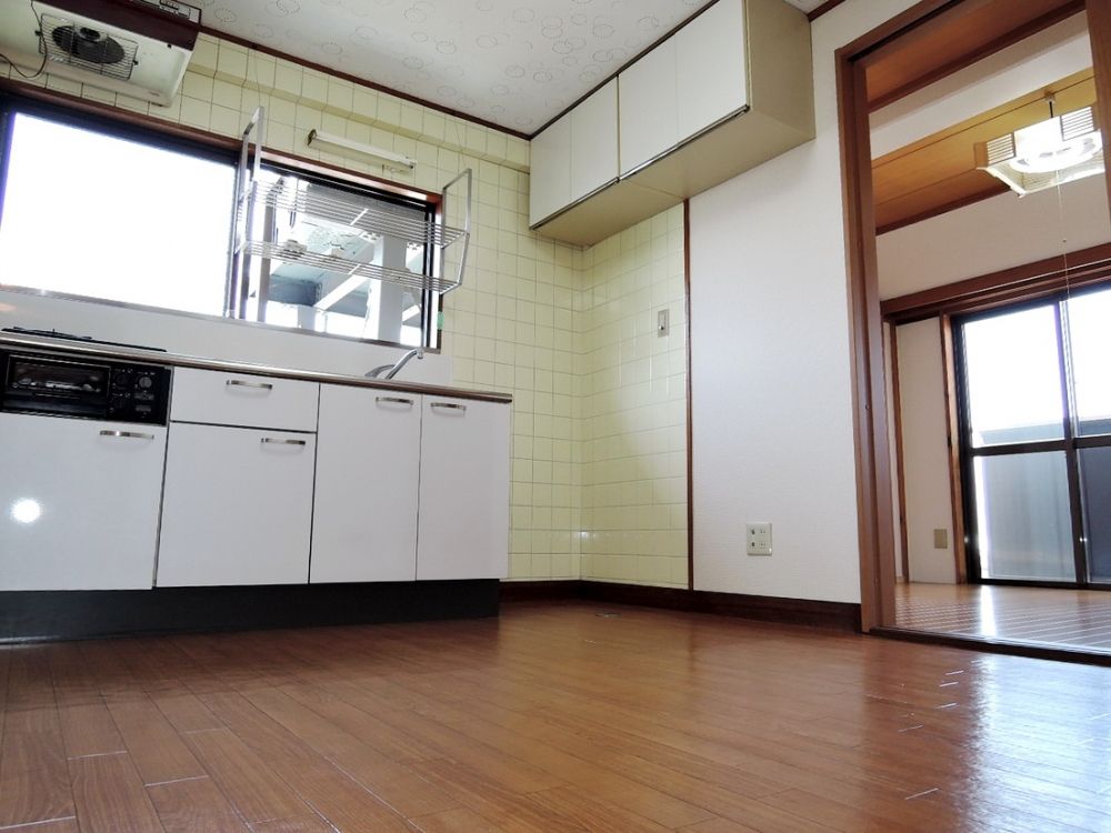 �y���ԁE���r���O�z�@