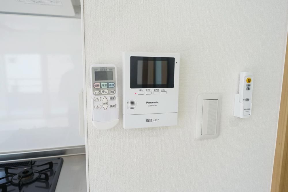 �y�Z�L�����e�B�z�@