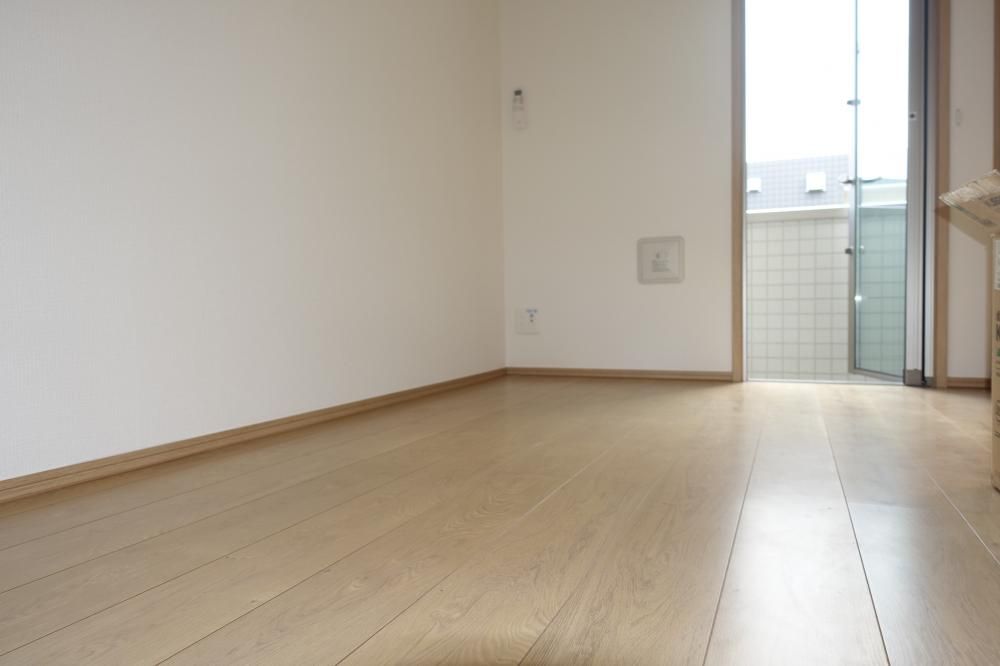 �y���]�z�@