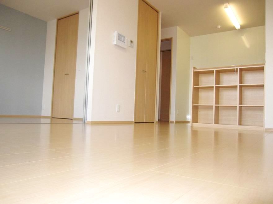 �y���ԁE���r���O�z�@