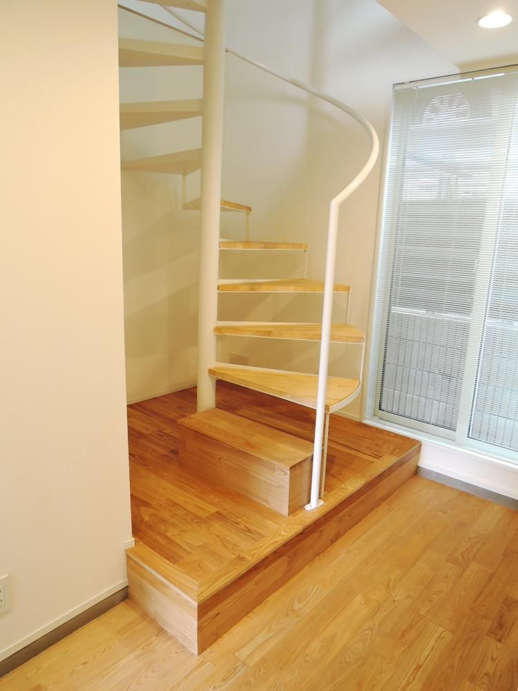 �y�Z�L�����e�B�z�@