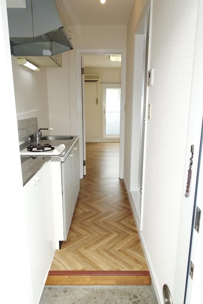 �y���]�z�@