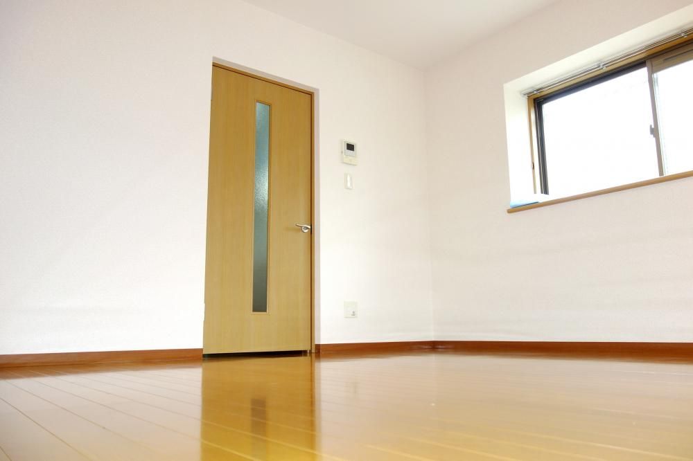 �y���ԁE���r���O�z�@