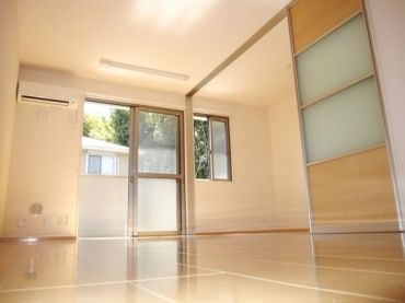 �y���]�z�@