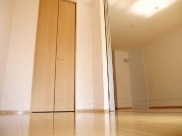 �y�Z�L�����e�B�z�@