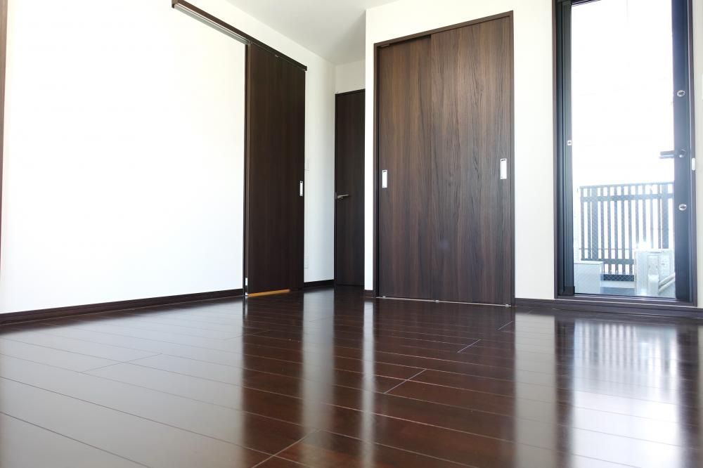 �y�Z�L�����e�B�z�@