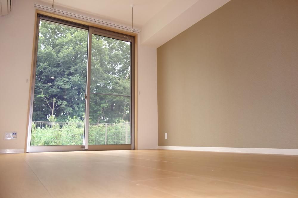 �y���]�z�@