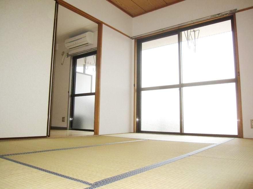 �y���]�z�@