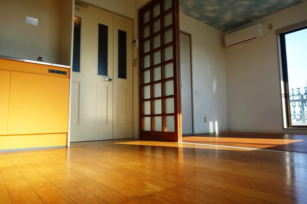 �y���ԁE���r���O�z�@