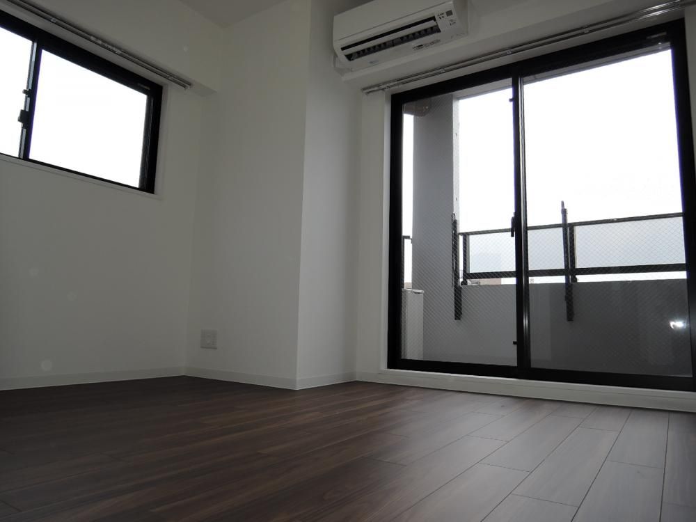 �y�����E���r���O�z�@