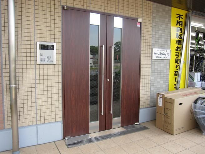 �y�G���g�����X�z�@