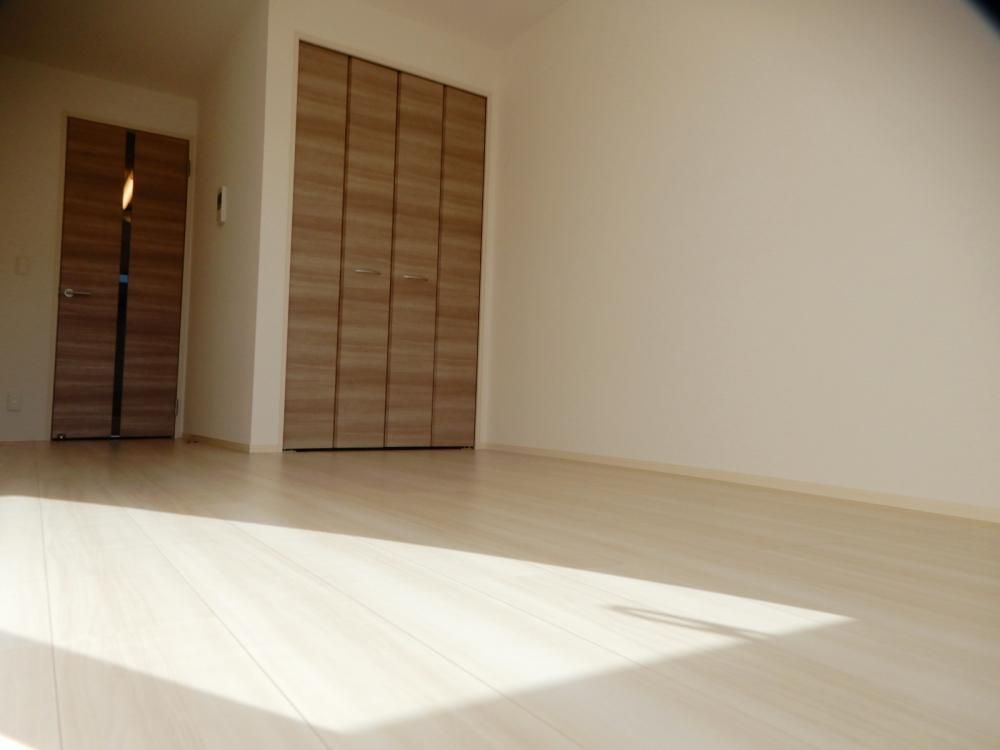 �y���ԁE���r���O�z�@