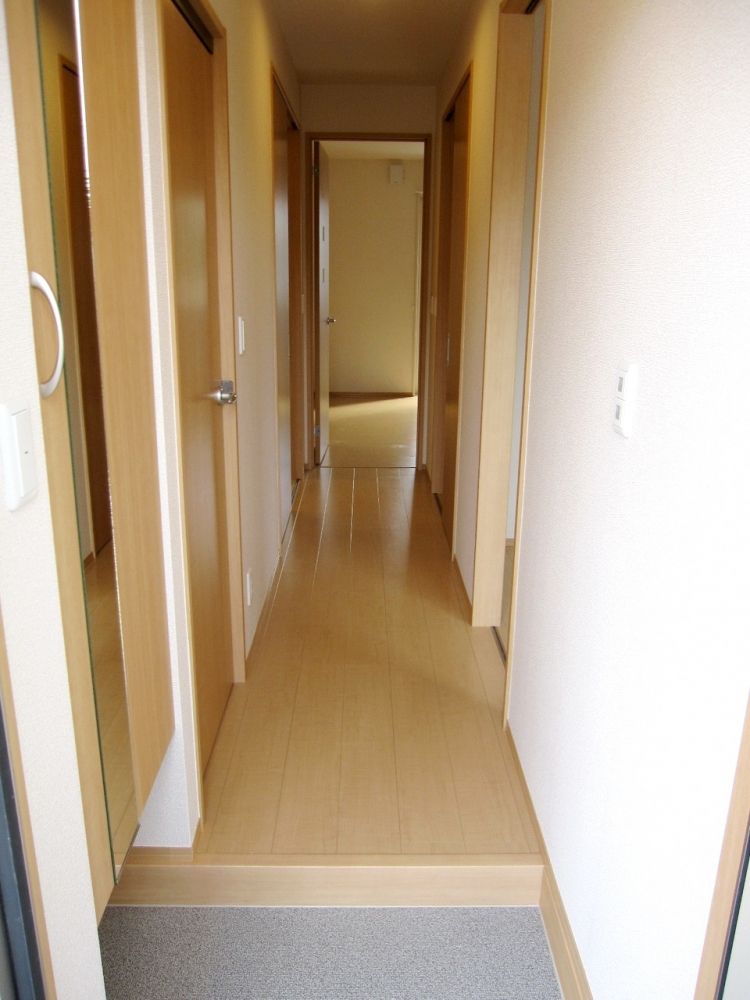 �y�Z�L�����e�B�z�@