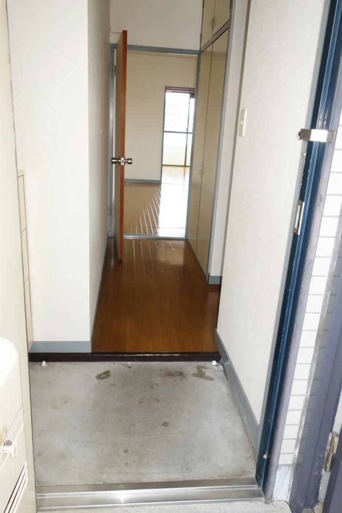 �y�Z�L�����e�B�z�@