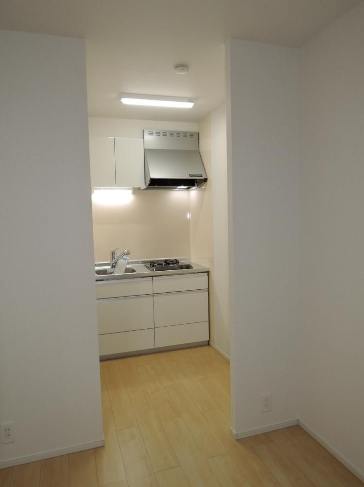 �y�Z�L�����e�B�z�@