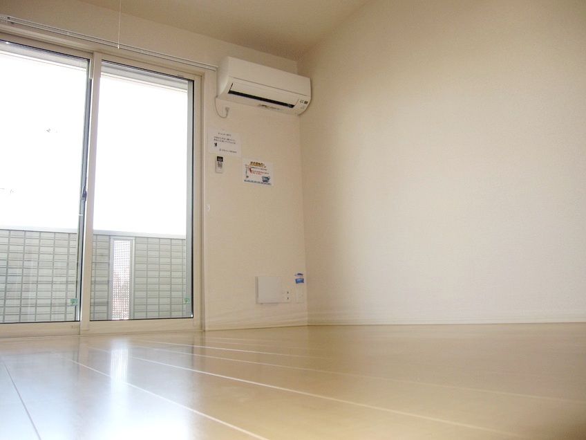 �y���]�z�@