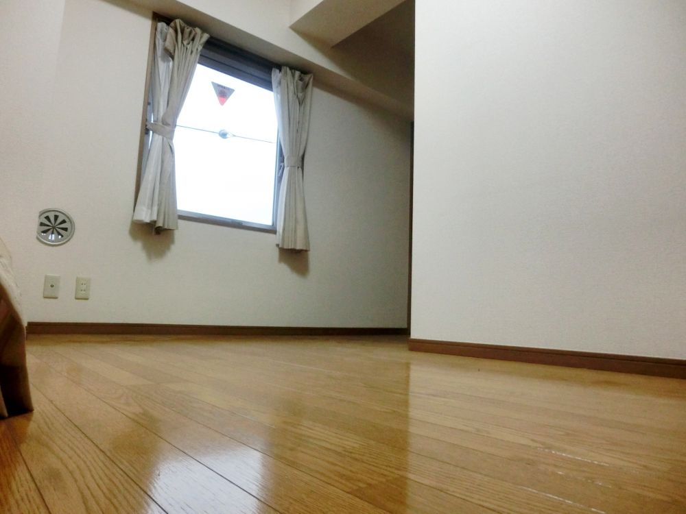 �y���]�z�@