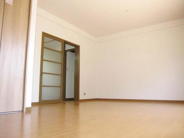 �y���ԁE���r���O�z�@