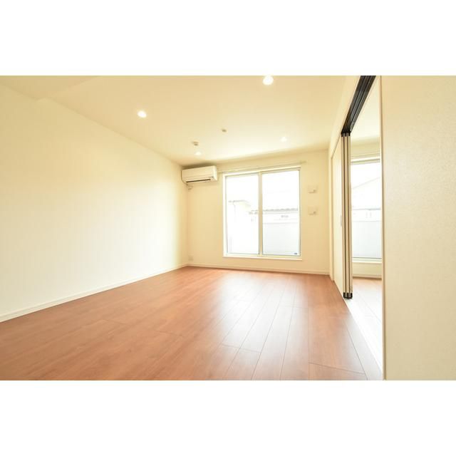 �y���]�z�@