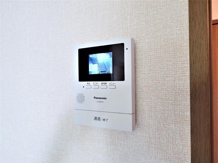 �y�Z�L�����e�B�z�@