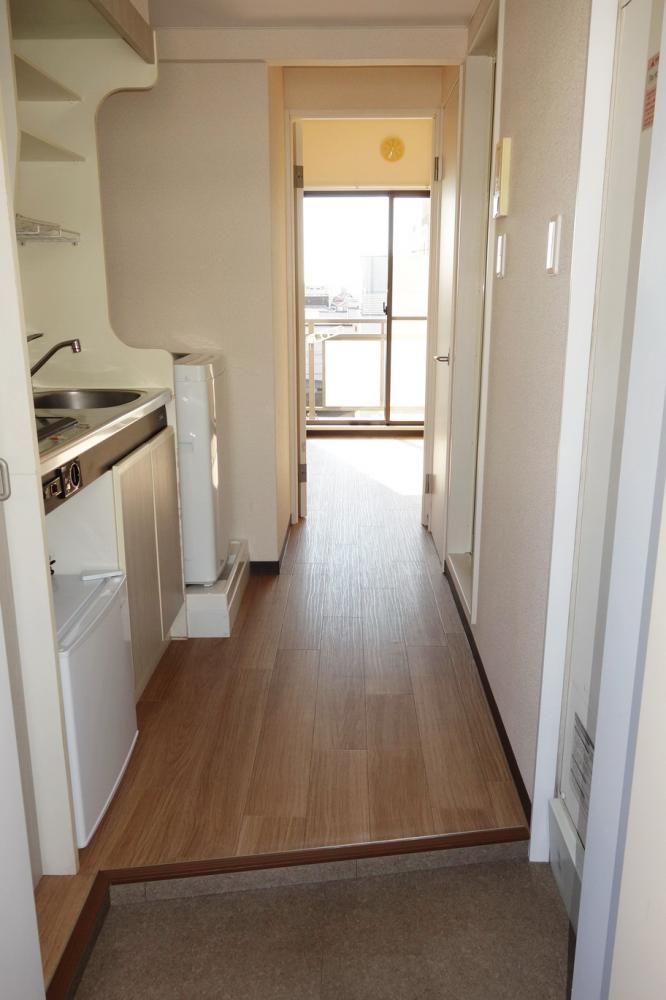 �y�Z�L�����e�B�z�@