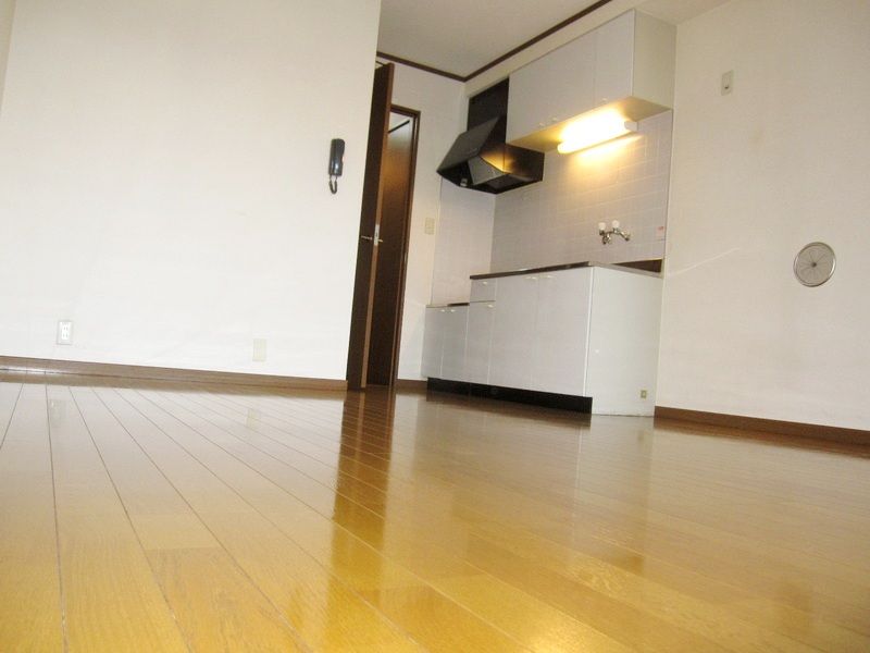 �y���ԁE���r���O�z�@