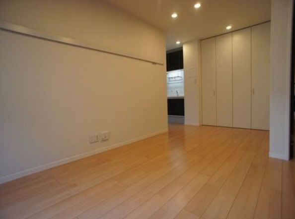 �y���ԁE���r���O�z�@