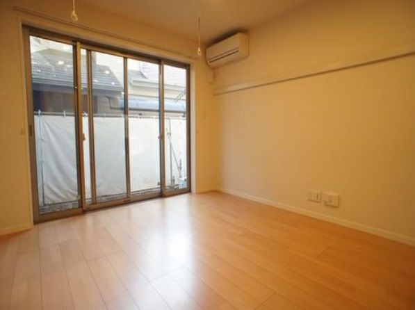 �y�o���R�j�[�z�@