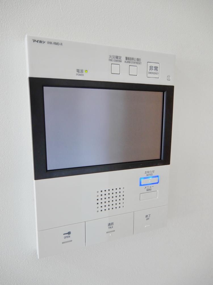 �y�Z�L�����e�B�z�@