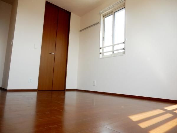 �y�Z�L�����e�B�z�@