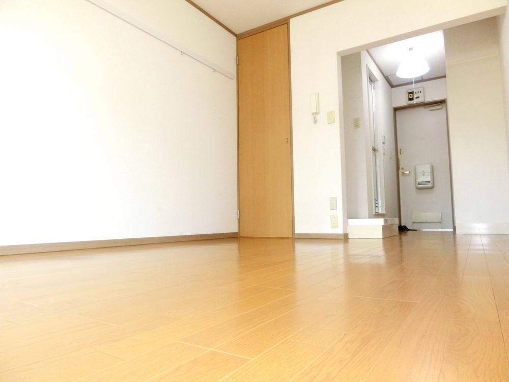 �y���ԁE���r���O�z�@