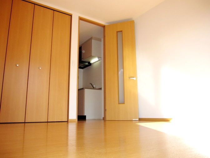 �y�Z�L�����e�B�z�@