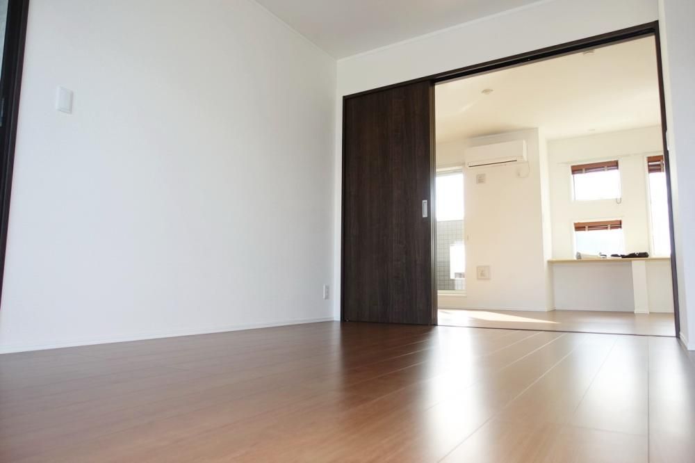 �y���ԁE���r���O�z�@