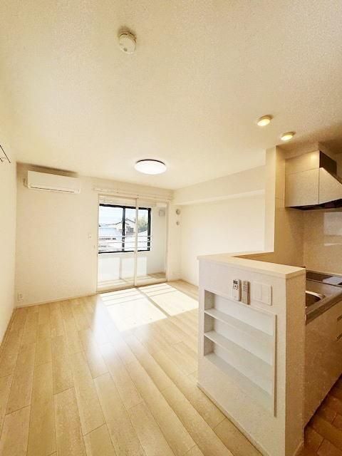 �y���]�z�@