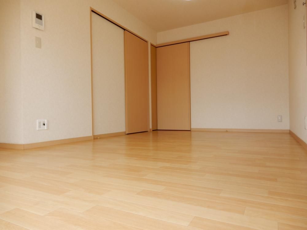 �y�����E���r���O�z�@