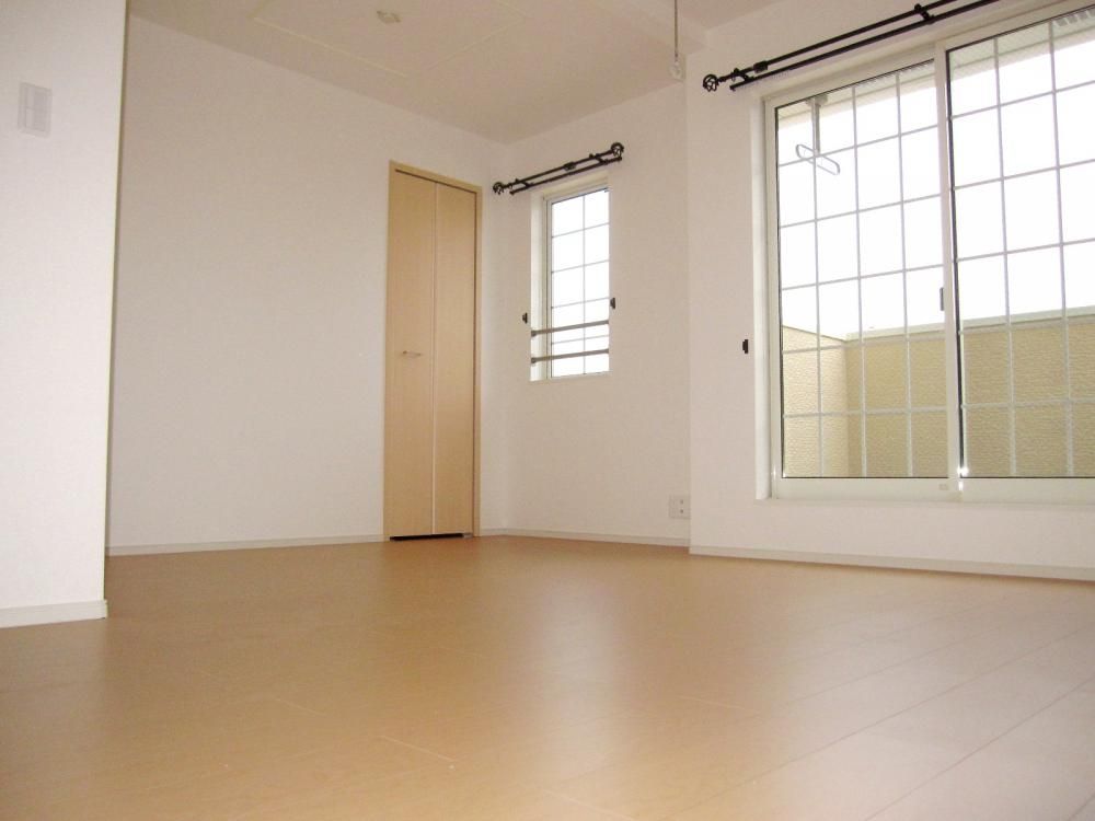 �y���ԁE���r���O�z�@