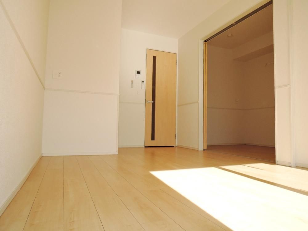 �y���ԁE���r���O�z�@