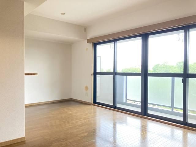 �y���ԁE���r���O�z�@