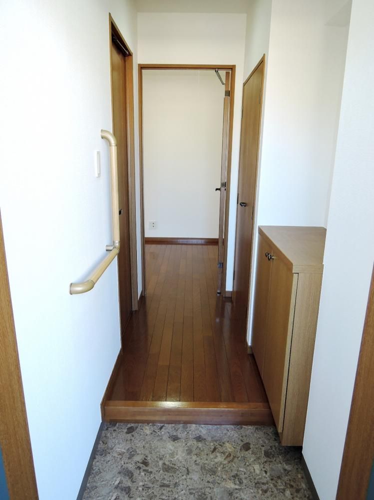 �y�Z�L�����e�B�z�@