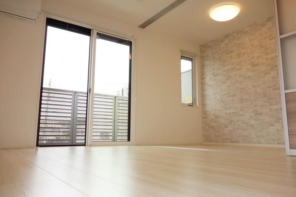 �y�����E���r���O�z�@