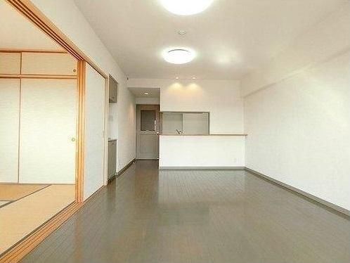 �y���ԁE���r���O�z�@