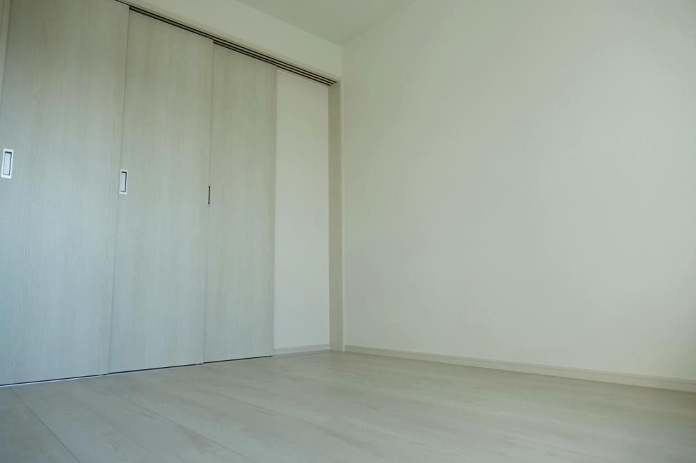 �y���]�z�@